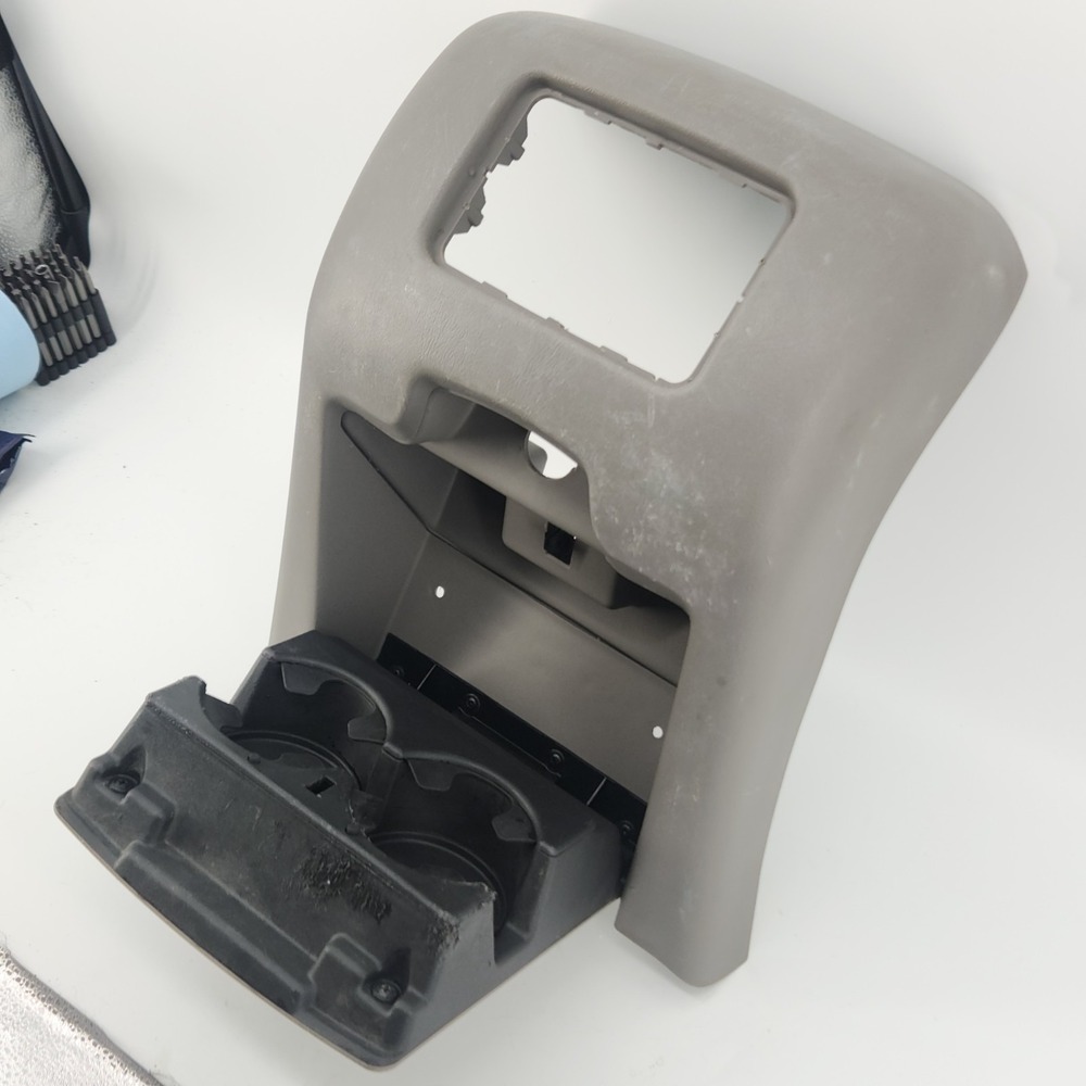 2003-2006 Chevy Tahoe GMC Yukon Rear Console Cup Holder Pewter 15070488 OEM